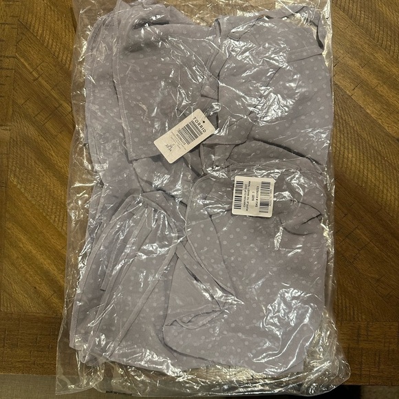 Torrid Lilac Grey Chiffon Clip Dot Ruffle Tie Waist Tank Size 3 (22/24) NWT - Picture 4 of 4